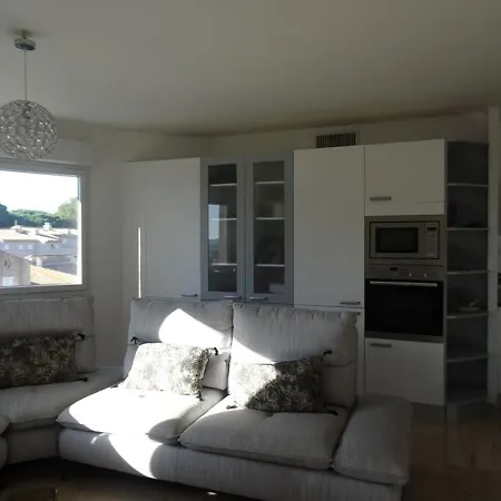 Apartment Spacieux A Avec Piscine, Climatisation Et Wi-fi - Fr-1-335-156 *